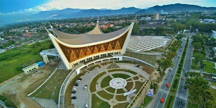 Ilustrasi. Mesjid Raya Sumatera Barat. Foto : Internet