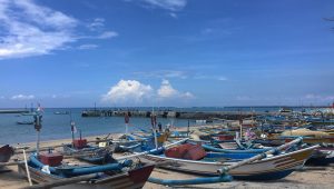 Majukan Ekonomi Nelayan, Pemkab Pessel Bangun Puluhan Perahu di Sungai Pisang