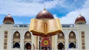 Al-Qur’an Raksasa yang Terletak di Padang Panjang