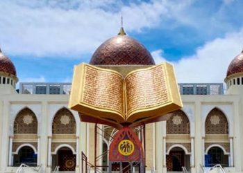 Al-Qur’an Raksasa yang Terletak di Padang Panjang
