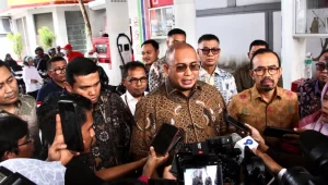 Andre Rosiade Tinjau Kelangkaan Solar di Sumbar