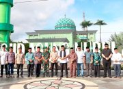 Bank Nagari Serahkan CSR Pembuatan Tagline Masjid Agung Nurul Iman