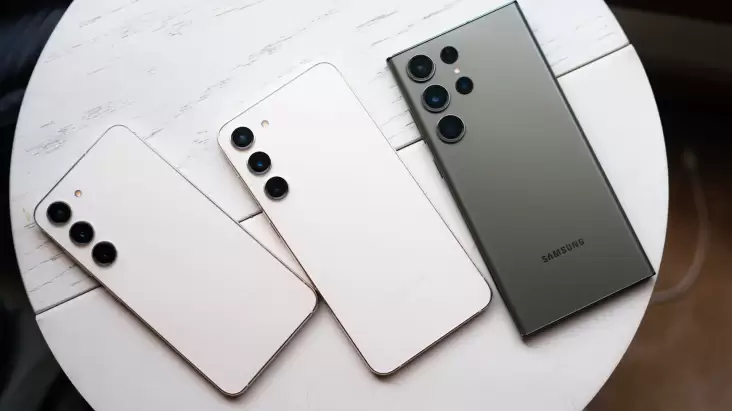 Jajaran HP Samsung yang tersebut digunakan Ditanamkan Teknologi One UI 6.1
