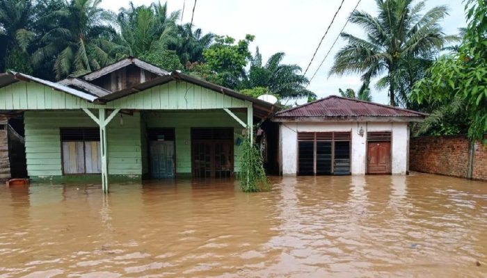 10 Orang Hilang Terseret Banjir di Pessel, 1 Ditemukan Meninggal Dunia