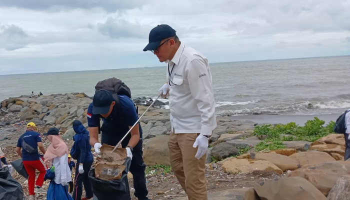 Bank Indonesia Padang Gelar Spogomi, Ajak Masyarakat Jaga Kebersihan Pantai