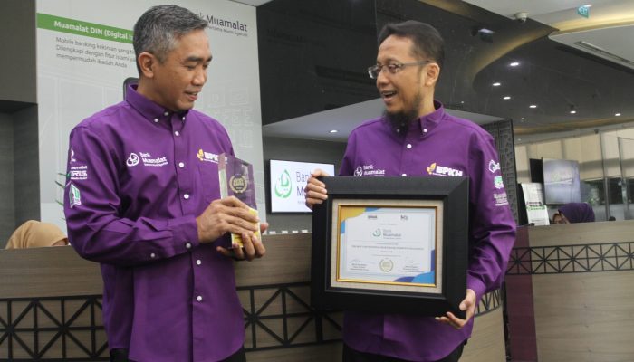 Bank Muamalat Juara The 1st Best Overall Bank Syariah Layanan Prima 2024