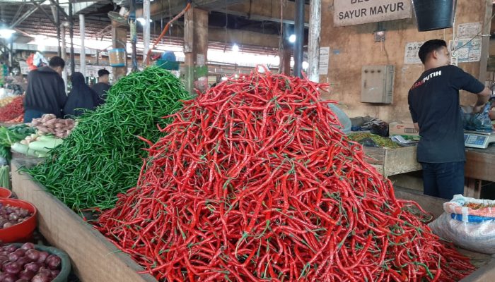 Harga Daging Ayam Turun, Cabai Merah Naik di Bukittinggi