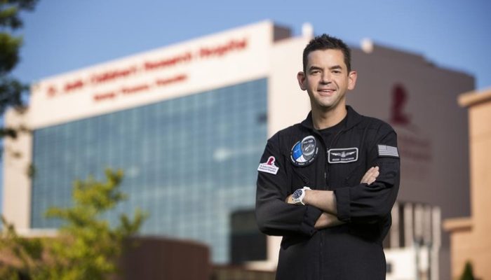 Spacewalk Sipil Pertama: Jared Isaacman Keluar dari Kapsul SpaceX