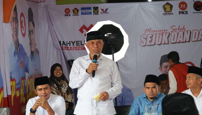 Tradisi Makan Bajamba Jadi Simbol Kedekatan Mahyeldi dengan Masyarakat