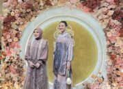 Shella Saukia (kanan) membuka gerai pertama dan menggandeng Raline Shah. Foto : Detik