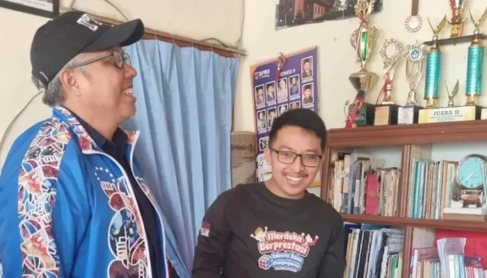 Rektor ITB Kunjungi Mahasiswa Sumbar yang Lolos SNBP