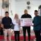 silaturahmi-ke-surau-gaung-di-padang,-andre-rosiade-serahkan-bantuan-dana-dan-ambulans