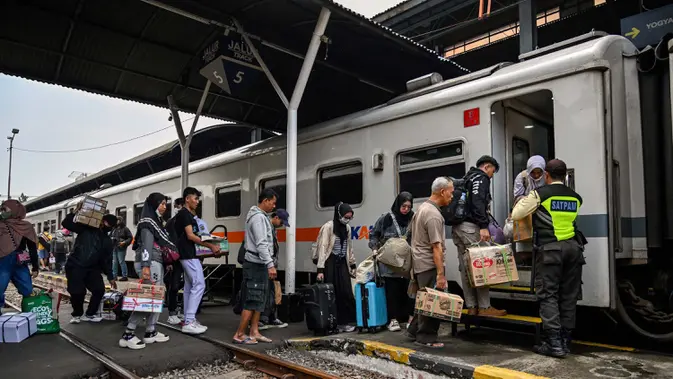 197.183-tiket-kereta-api-ludes-di-arus-balik-libur-idul-adha-2025