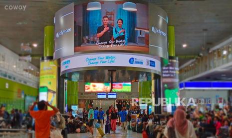 puncak-arus-balik-idul-adha,-43-ribu-penumpang-tiba-di-stasiun-daop-1-jakarta