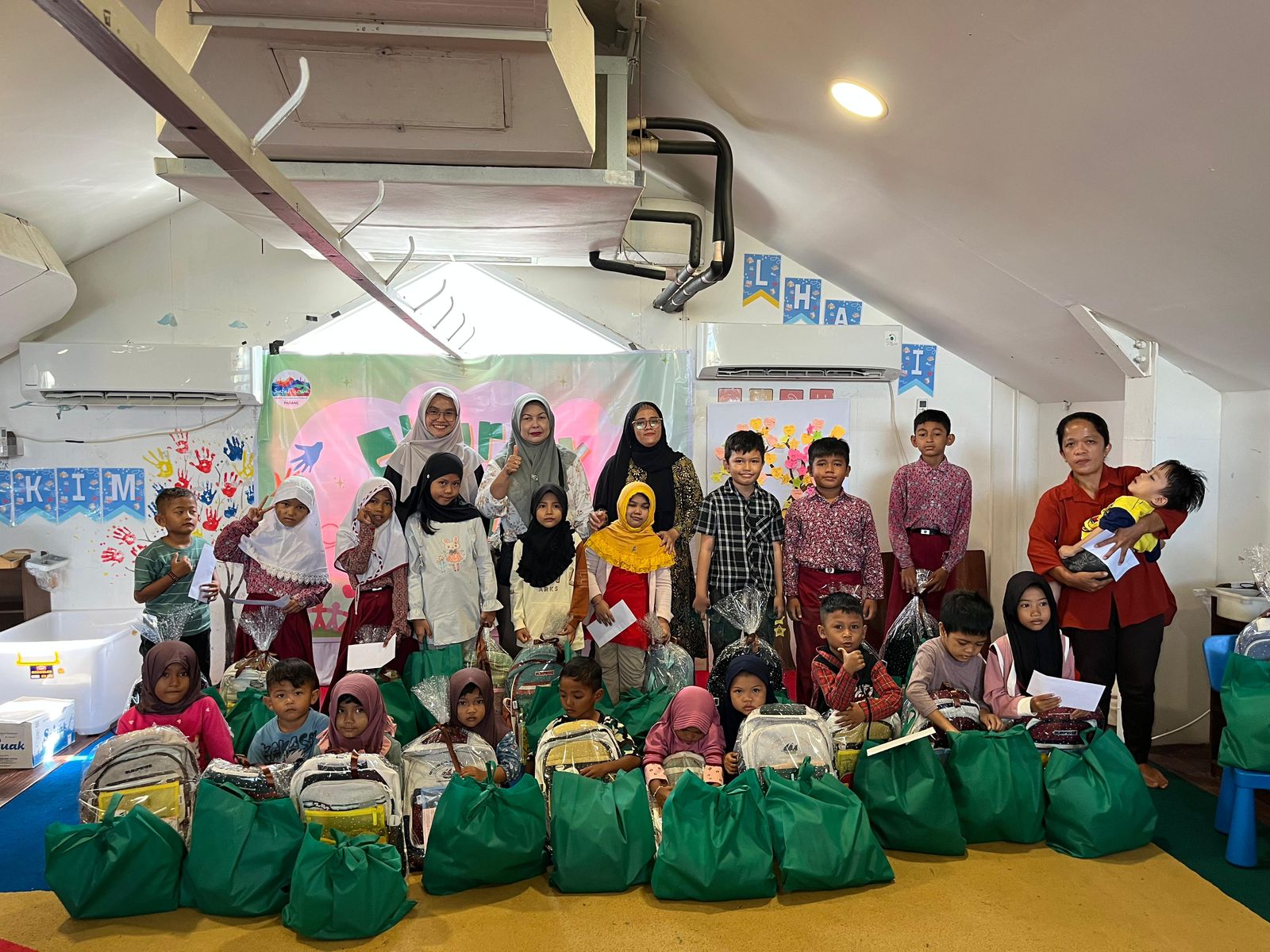 tanamkan-kepedulian-sejak-dini,-safamarwa-islamic-international-school-gelar-charity-event