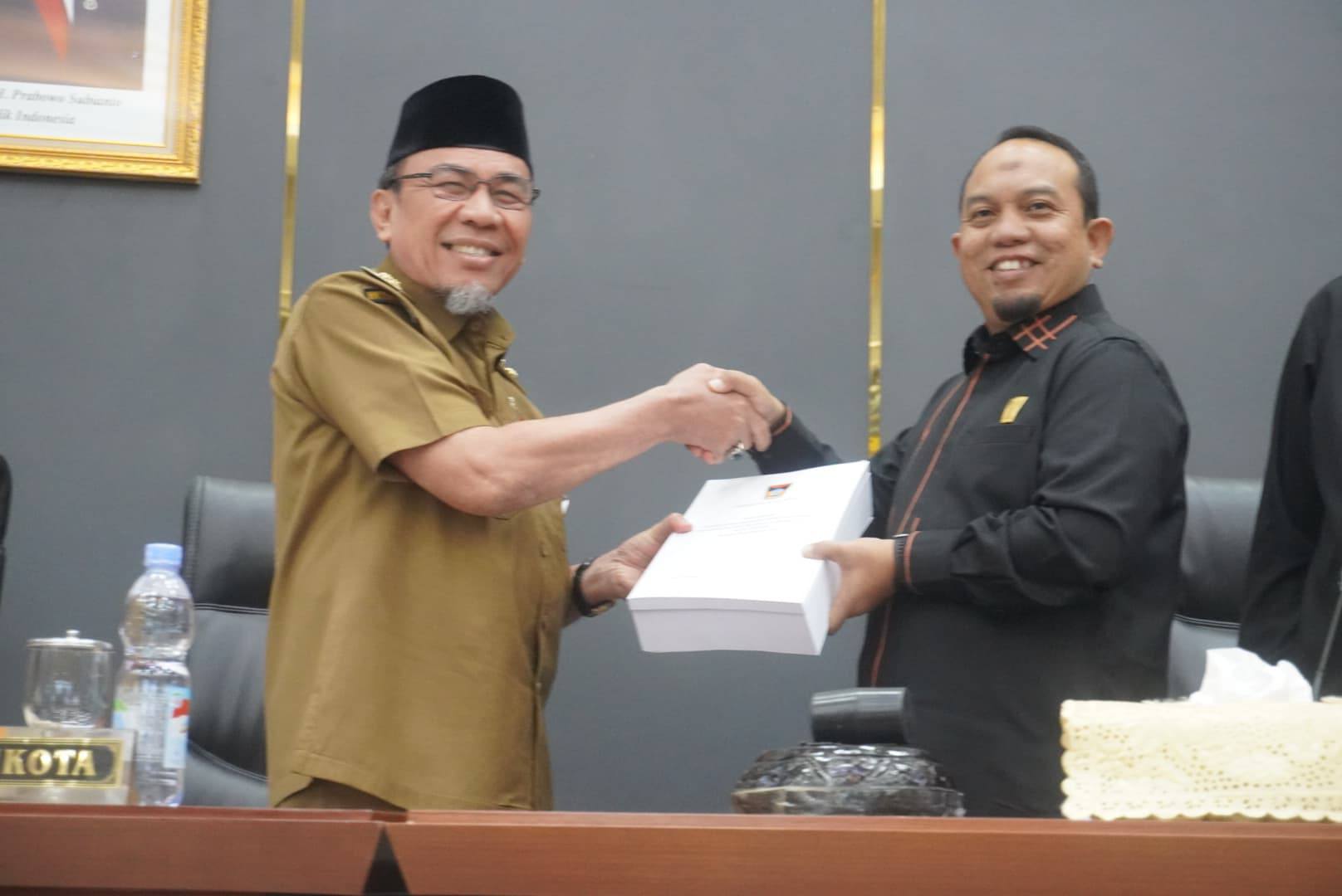 pemko-padang-sampaikan-perubahan-kua-dan-ppas-2025,-belanja-daerah-naik