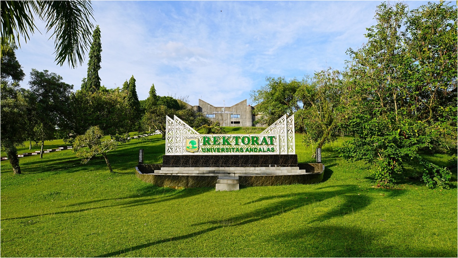 bahas-triple-helix-untuk-kedaulatan-ekonomi-indonesia,-unand-hadirkan-wamen-bumn