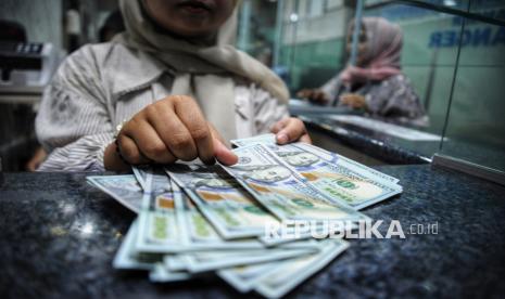 israel-serang-iran,-rupiah-melemah-hari-ini