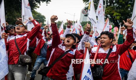 bps:-upah-buruh-di-indonesia-rata-rata-rp-3,09-juta-per-bulan