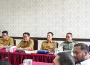 Atasi Banjir di Kasai Permai Padang Pariaman, Bupati Kerahkan Ratusan Orang dan Alat Berat Bersihkan Anak Sungai