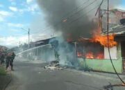 Siang Hari, Ampera Uni di Surau Gadang Padang Terbakar