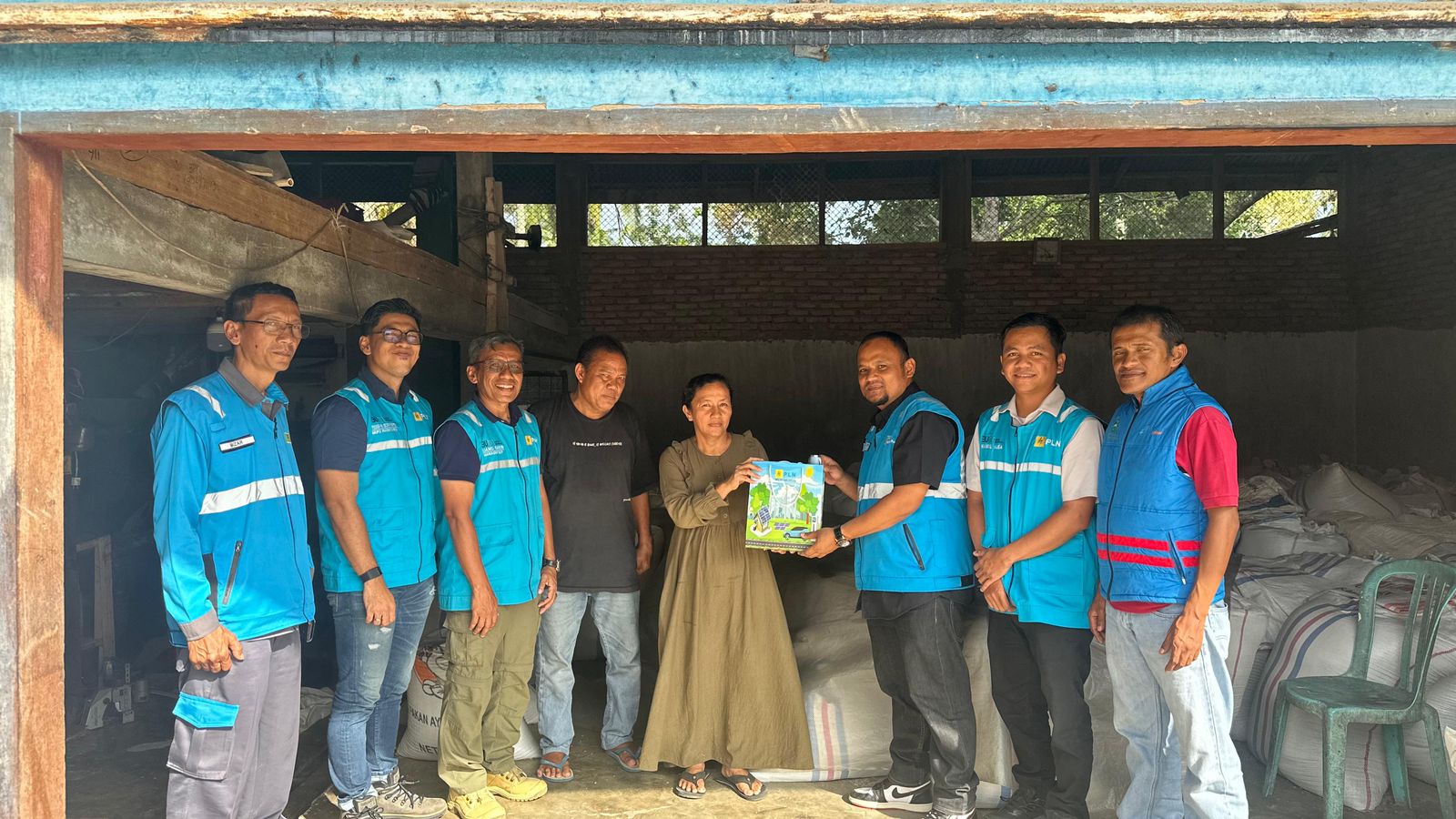 pln-up3-payakumbuh-dukung-usaha-huller,-perkuat-peran-sebagai-motor-ekonomi-rakyat