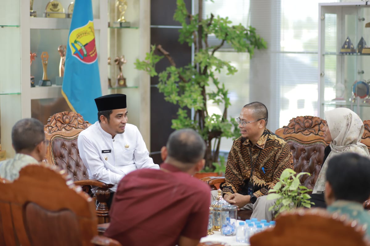 pln-up3-solok-bersinergi-dengan-pemko-dan-pemkab-solok-untuk-gerakkan-ekonomi-rakyat