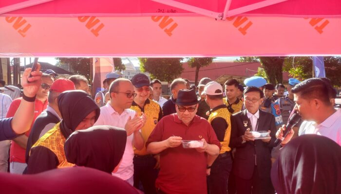 Rekor MURI, Seribu Bhayangkari Polda Sumbar Memasak 1 Ton Rendang, Ketua DPRD: UMKM Maju, Rakyat Sejahtera