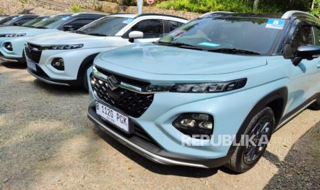 suzuki-catat-1.500-spk-untuk-suzuki-fronx,-tipe-sgx-paling-diminati