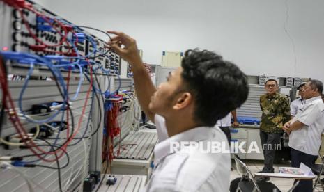 migrant-center-hadir-di-padang,-p2mi-buka-peluang-kerja-ke-100-negara