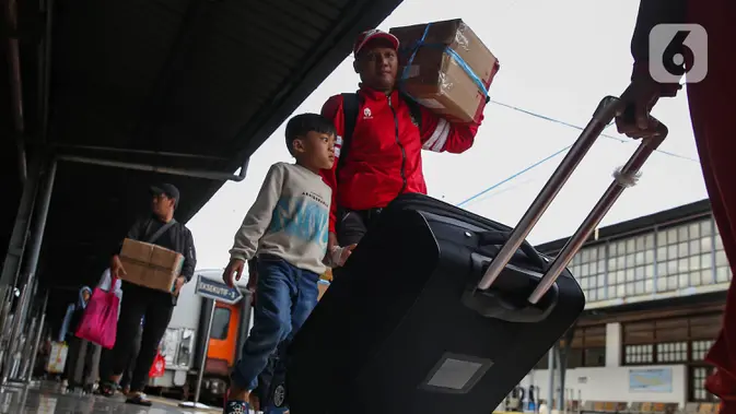 ada-btn-jakim-2025,-11-kereta-jarak-jauh-ini-berhenti-di-stasiun-jatinegara