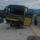 bus-pariwisata-hilang-kendali-di-tol-padang-sicincin,-penumpang-selamat,-tapi-2-luka-ringan