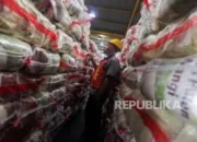 Pedagang Eceran: Soal Harga Beras Itu Urusan Bandar