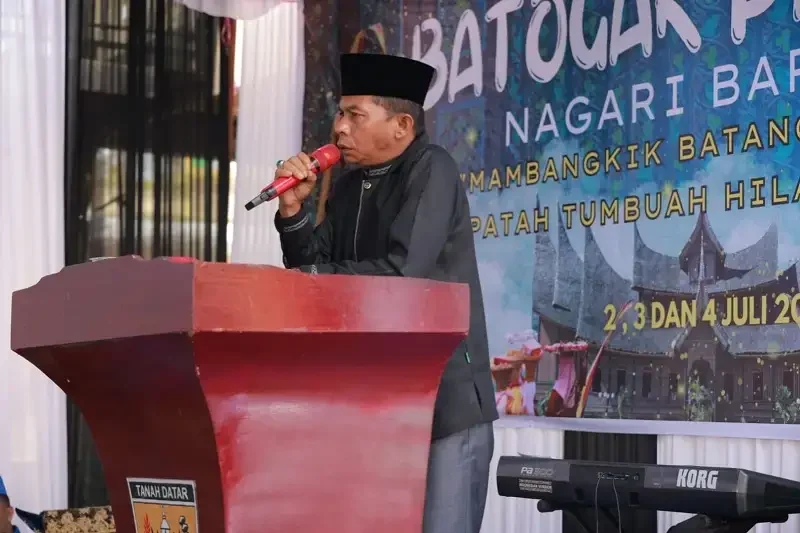 hadiri-batagak-pangulu-di-barulak,-zaiful-imra-soroti-kondisi-keuangan-daerah