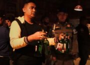 Satpol PP Tertibkan Kafe Padang, Sita Miras, Amankan Wanita