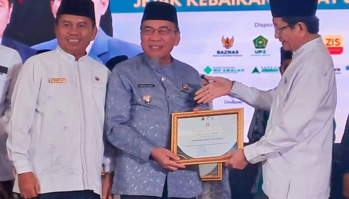 Kemenag Anugerahi Padang sebagai Kolaborator Pemda Terbaik Program Zakat-Wakaf