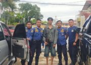 Damkar Padang Selamatkan Mobil Terkunci