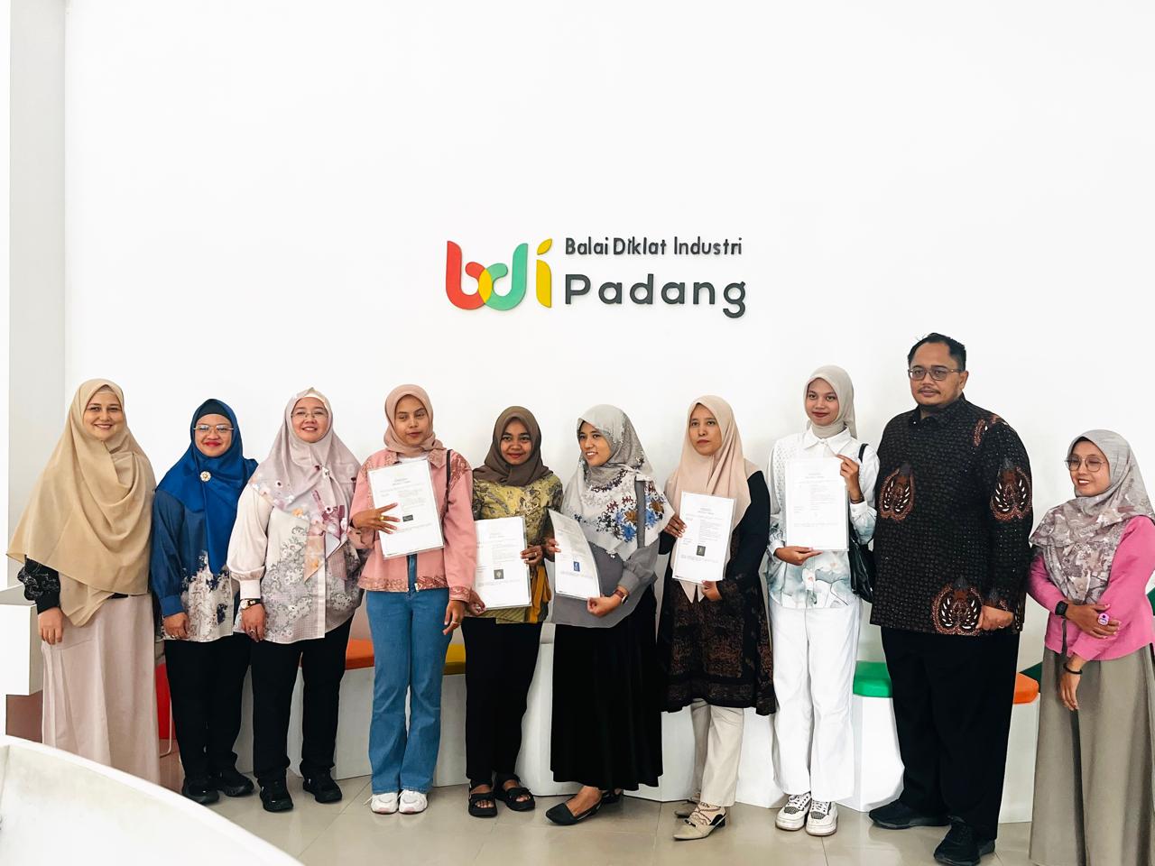 6-tenant-inkubator-bisnis-sakato-resmi-terima-sertifikat-haki-dari-djki