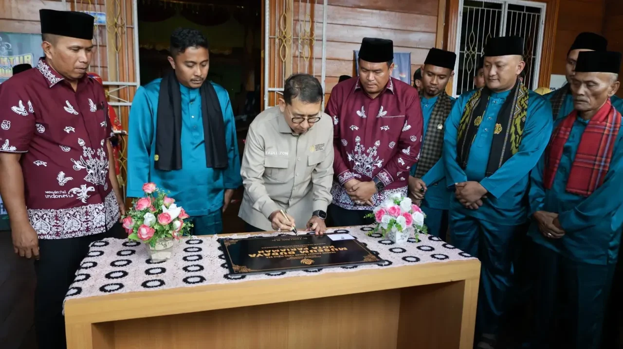 menteri-fadli-zon-resmikan-museum-budaya-di-rumah-tabuik-pasa