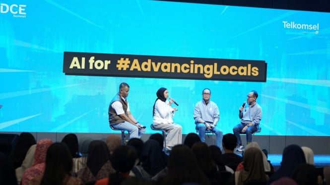 telkomsel-ajak-ukm-lokal-makin-canggih-dengan-ai-di-digital-creative-entrepreneurs-(dce)-summit-2025
