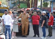 Pemko Pariaman Gotong Royong Bersihkan Pantai Gandoriah