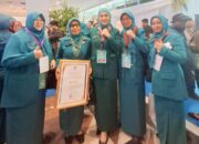 Mardiati Raih Pin Emas, Banggakan PKK Kota Padang