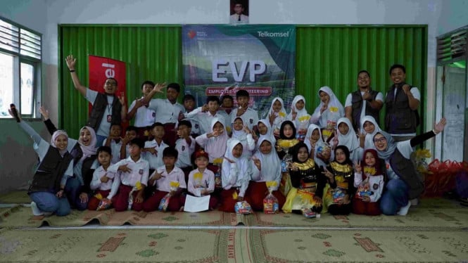 telkomsel-hadirkan-kembali-program-baktiku-negeriku-2025,-berdayakan-dan-akselerasikan-digitalisasi-desa