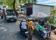 Satpol PP Padang Giat Tertibkan PKL di Koto Tangah