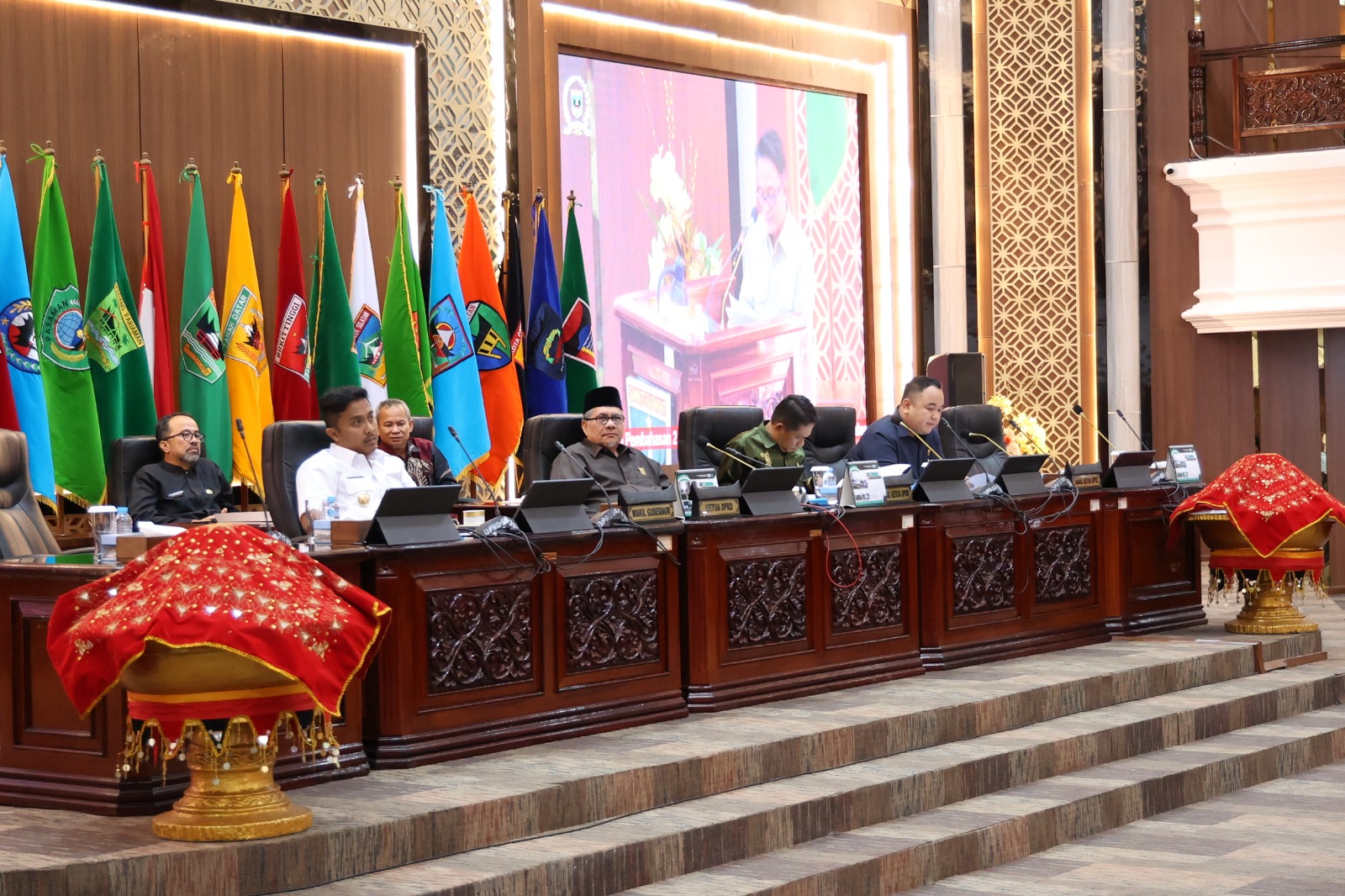 dprd-sumbar-soroti-kekurangan-pad-rp400-miliar-dan-utang-daerah-rp510-miliar