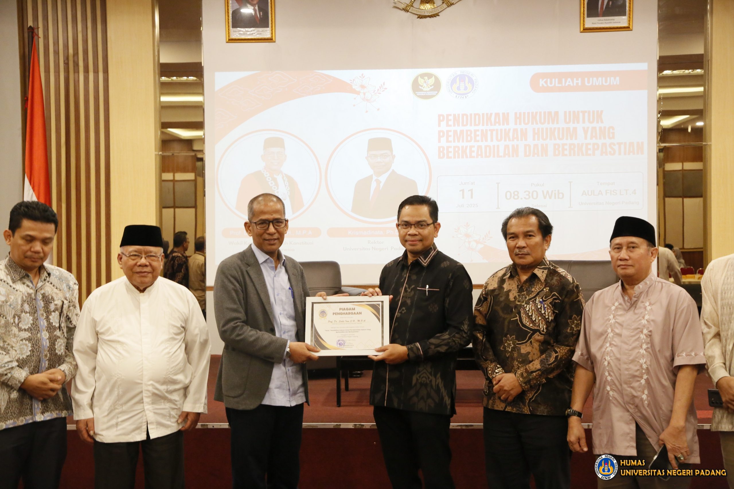 kuliah-umum-di-unp,-prof-saldi-isra:-mahasiswa-ilmu-hukum-jangan-hanya-kuasai-teori