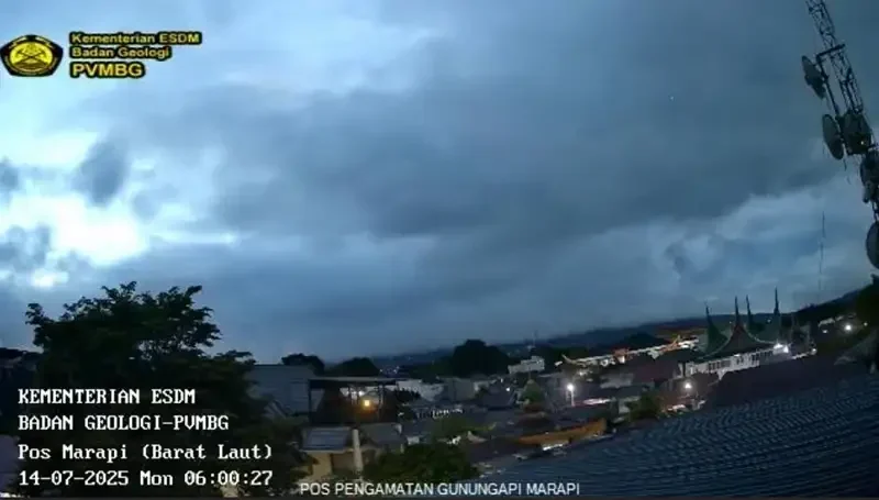 gunung-marapi-dini-hari-tadi-erupsi