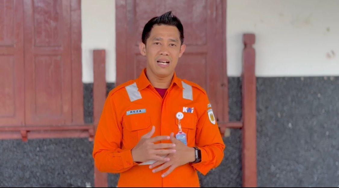 pt-kai-divre-ii-sumbar-imbau-warga-waspada-di-perlintasan-kereta-api