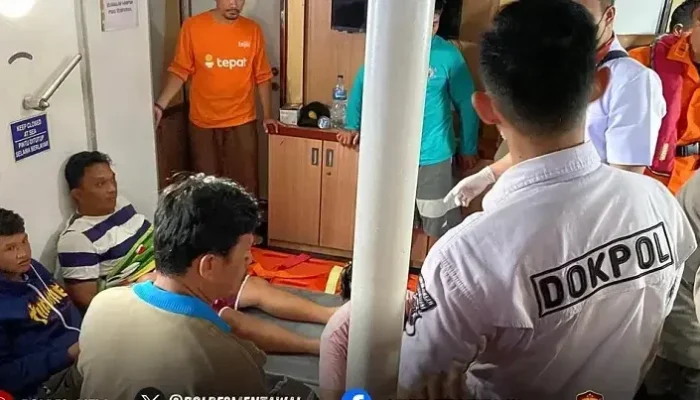 Tim SAR Selamatkan Seluruh Penumpang Kapal Tenggelam di Mentawai