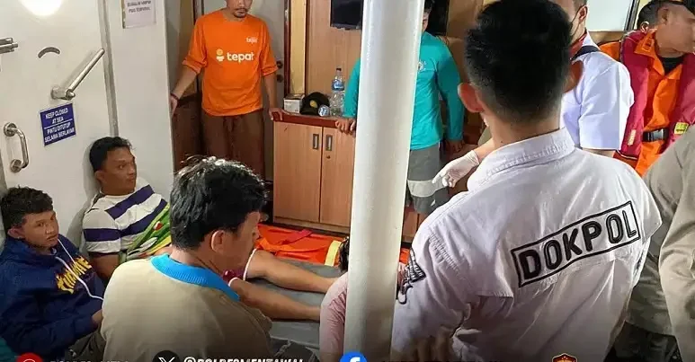 kecelakaan-di-perairan-mentawai,-seluruh-penumpang-kapal-selamat